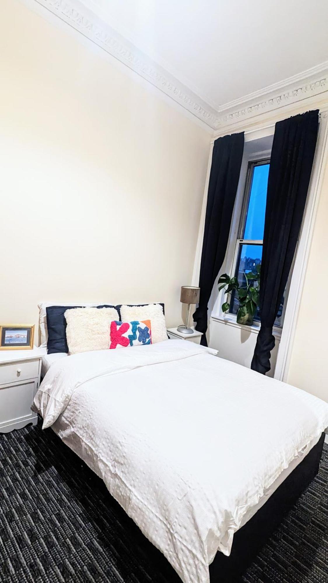 Edinburgh City Center Haymarket Double Room Exteriör bild